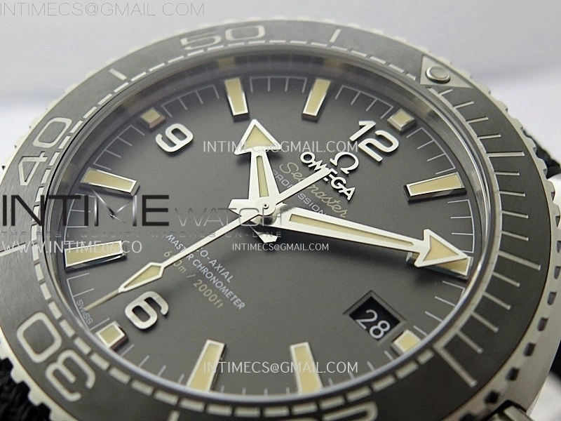 Planet Ocean 600M 43.5mm Black Ceramic Bezel SS VSF 1:1 Best Edition Gray Dial on Black Rubber Strap A8900